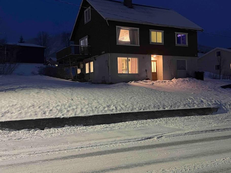 Strandveien 71 Skjervoy 외부 사진